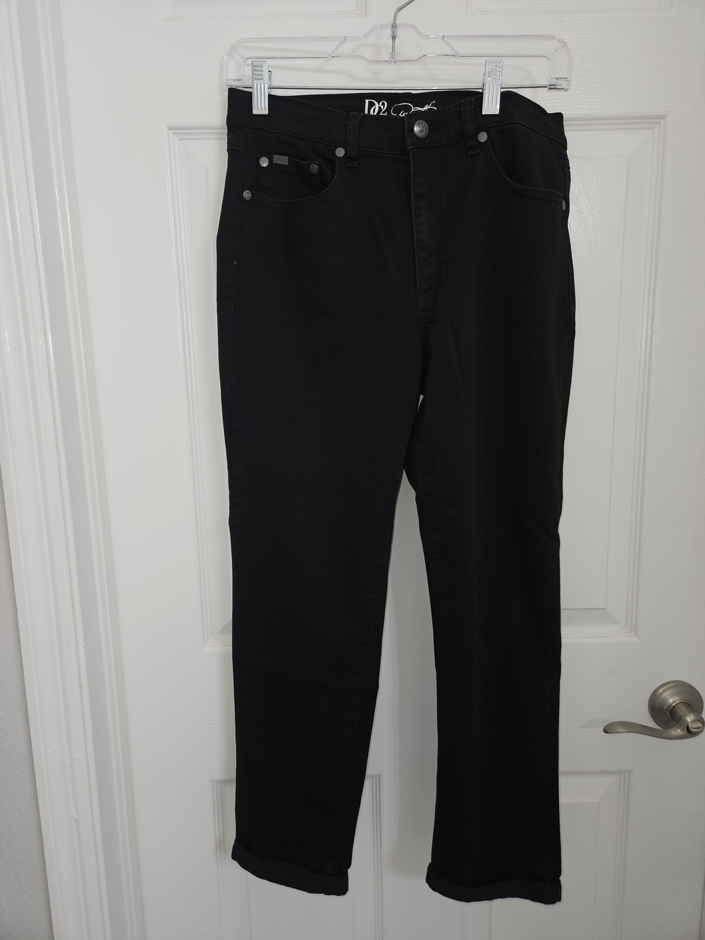 DG2  Womans   Straight-Leg Jeans - dark wash size 8